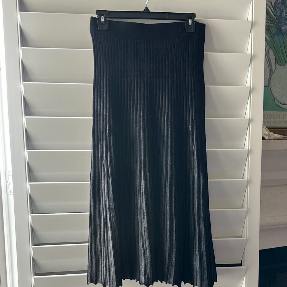 Elegant Black Pleated Skirt